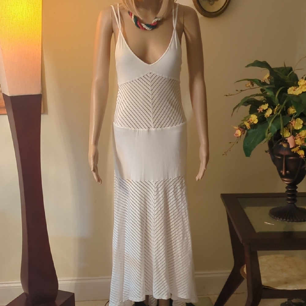 Elegant White Maxi Dress